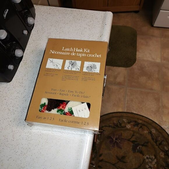 New Caron Little Critters Monkey Time Latch Hook Kit 12 X 12 - Picture 2 of 2